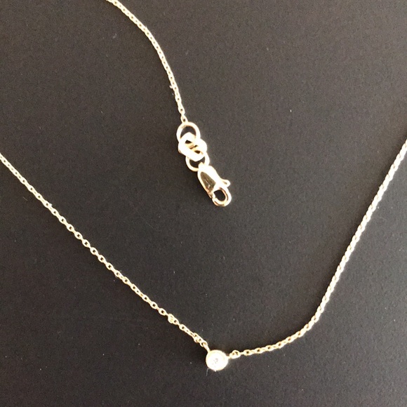 Diamond solitaire necklace - Picture 4 of 11